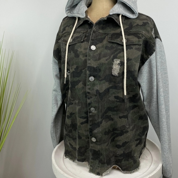 Distressed light weight camo hoodie sz small - Picture 1 of 1